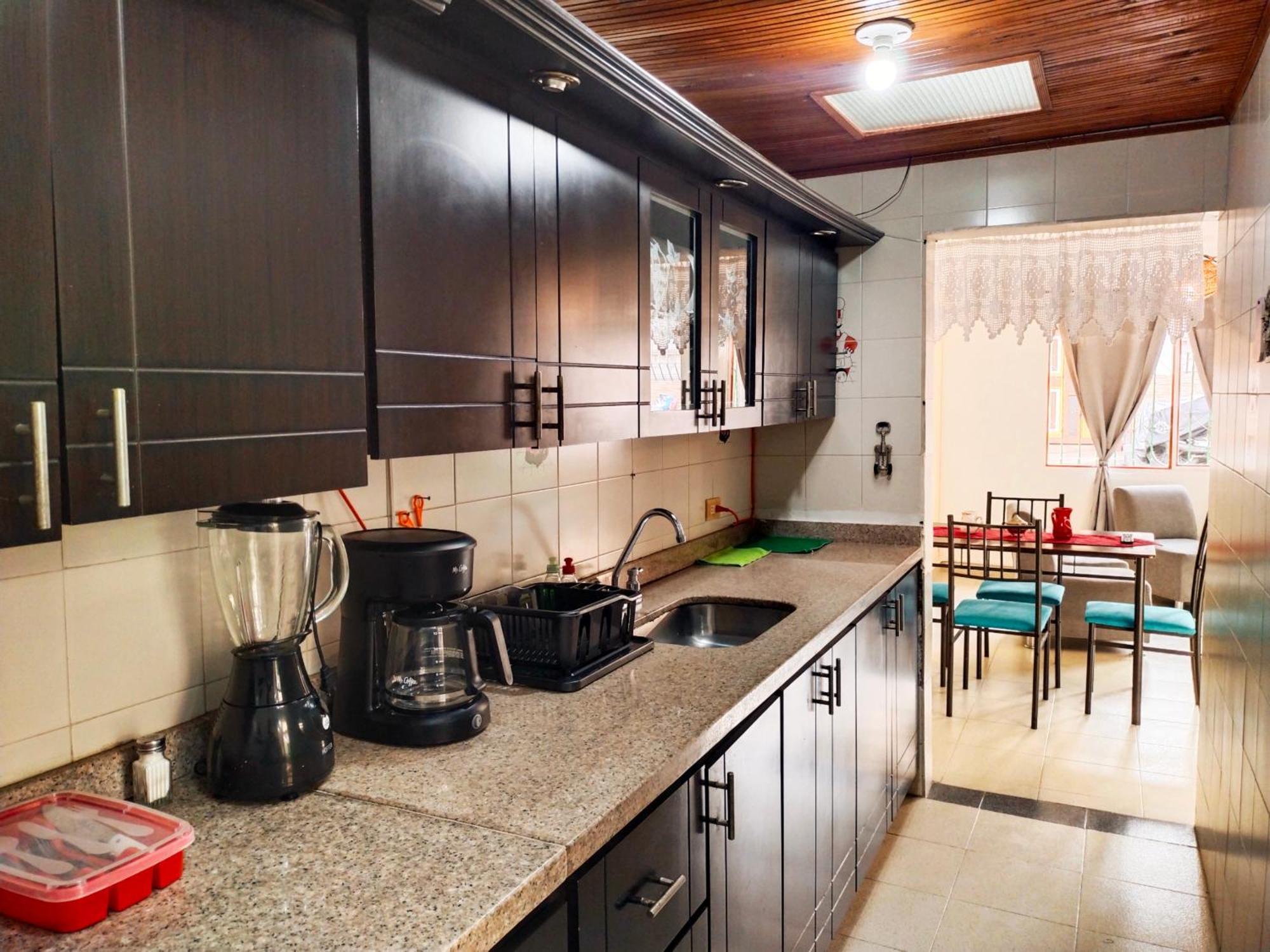 Apartamento Familiar Privado 101 Con Bano Cocina Tv Wifi Sala Саленто Экстерьер фото